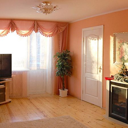 Romantic Lagoon 2 Rooms Apartment Near Metro Minsk Room photo